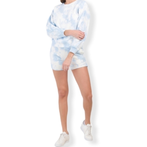 AR-33 Blue Tie Dye Sweatshirt & Short Set Large - Picture 14 of 14
